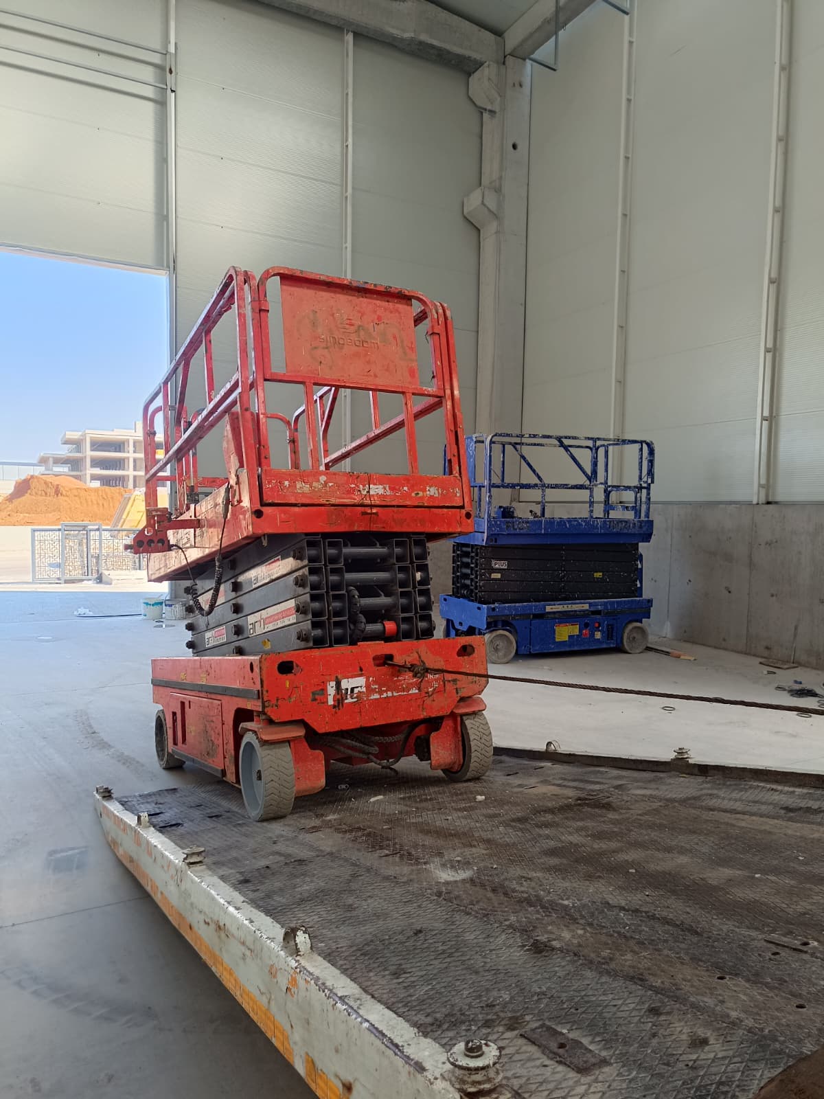 Filo hâlinde makine parkı — çok noktalı rota hazırlığı